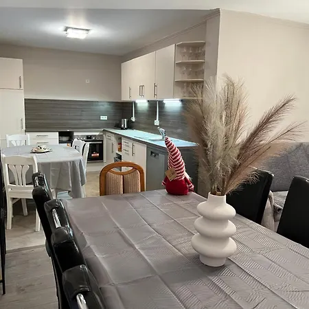 דירה Schoene Mit Dem Garten